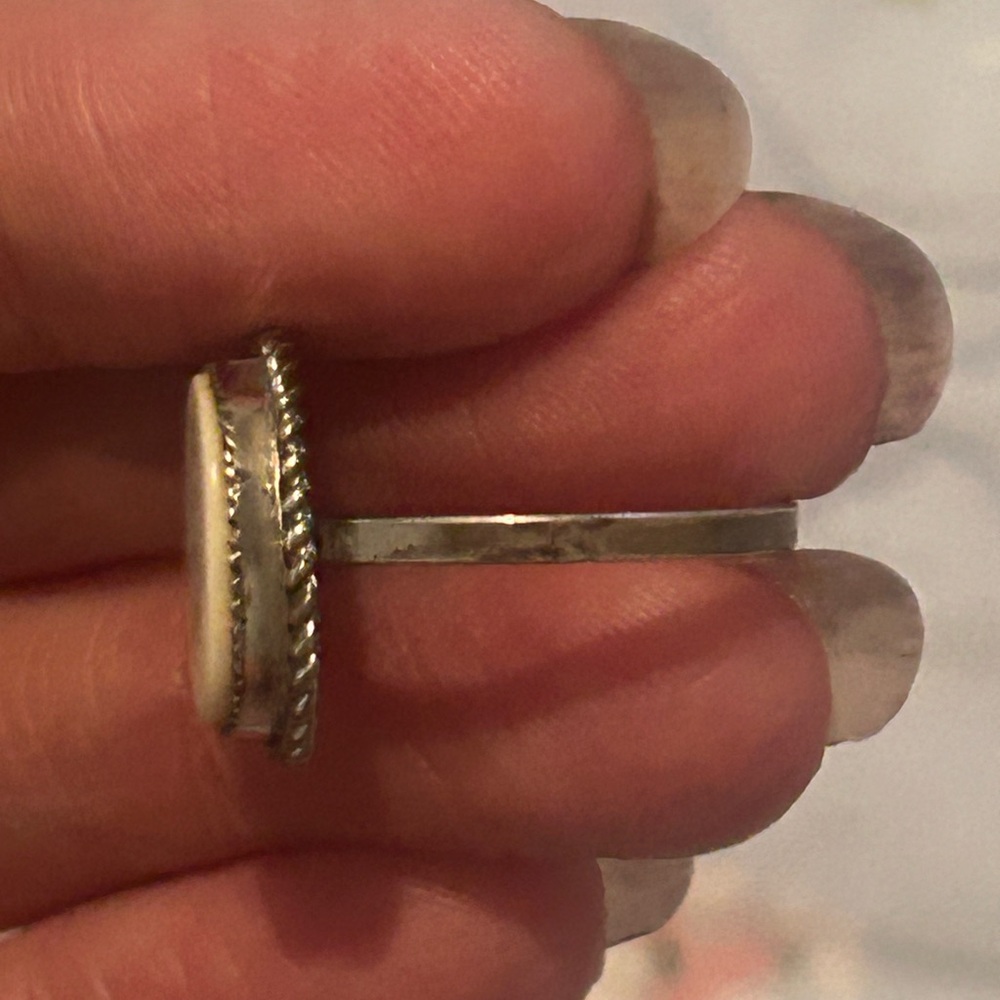 Vintage sterling silver scrimshaw ring - Picture 3 of 6